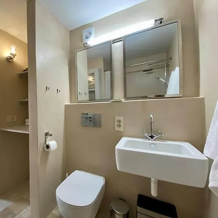 Kali Strata In Apartment Symi
